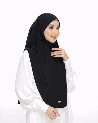 sarung safiya black moscrepe